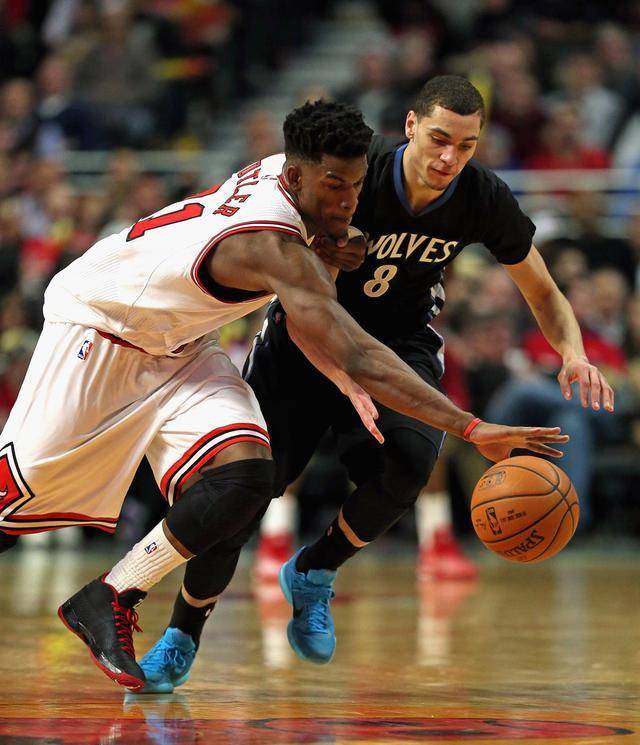 目前效力于 目前效力于